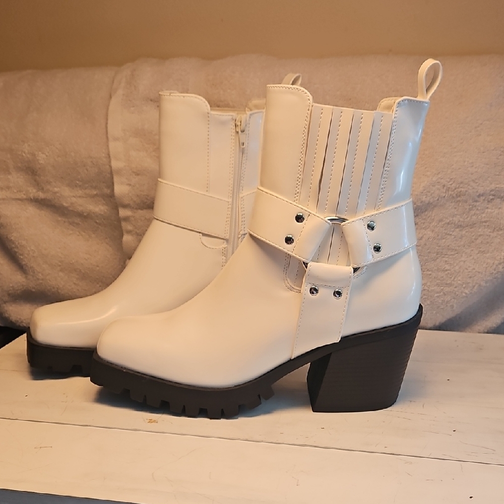 MOTO BIKER GLOSSY HARNESS BOOTS